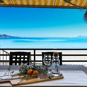 Apartment ☆traumhafte Lage, Direkter Strandzugang, 6 Gäste☆, Alcúdia